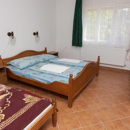Paratlan Apartmanhaz Szilvasvarad Ngoại thất bức ảnh